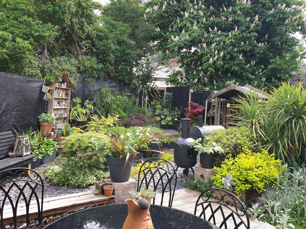 Tropical Garden Oasis Rooms Birmingham Exterior photo